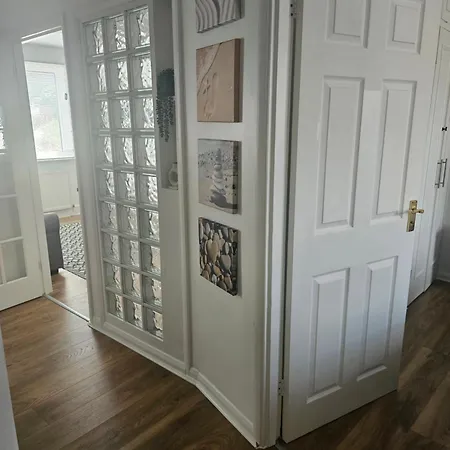 St Albans City Stays - Near Luton Airport - St Albans Abbey & City Train Station - Close To London- Harry Potter World - The Odyssey Cinema - Abbey Cathedral- Contractors I Business I Leisure- Sleeps Upto 6 People Exterior photo